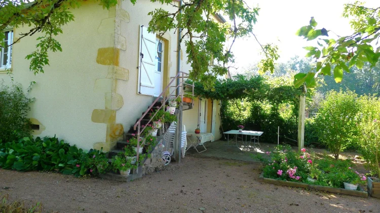 Beautiful Family Home Set in a Tree-Lined Park photo 5