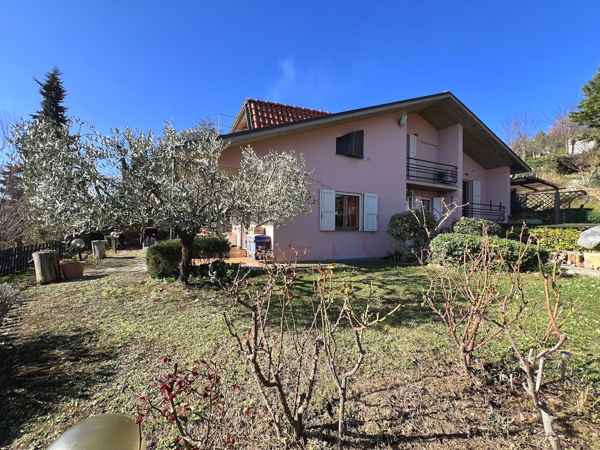 3 bedrooms house, 130 m² Vallefoglia, Pesaro and Urbino (province)
