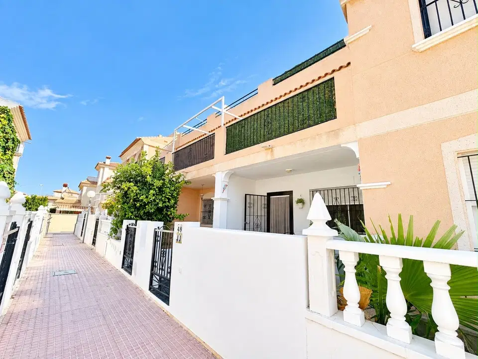 Town house in La Zenia, Alicante province photo 2