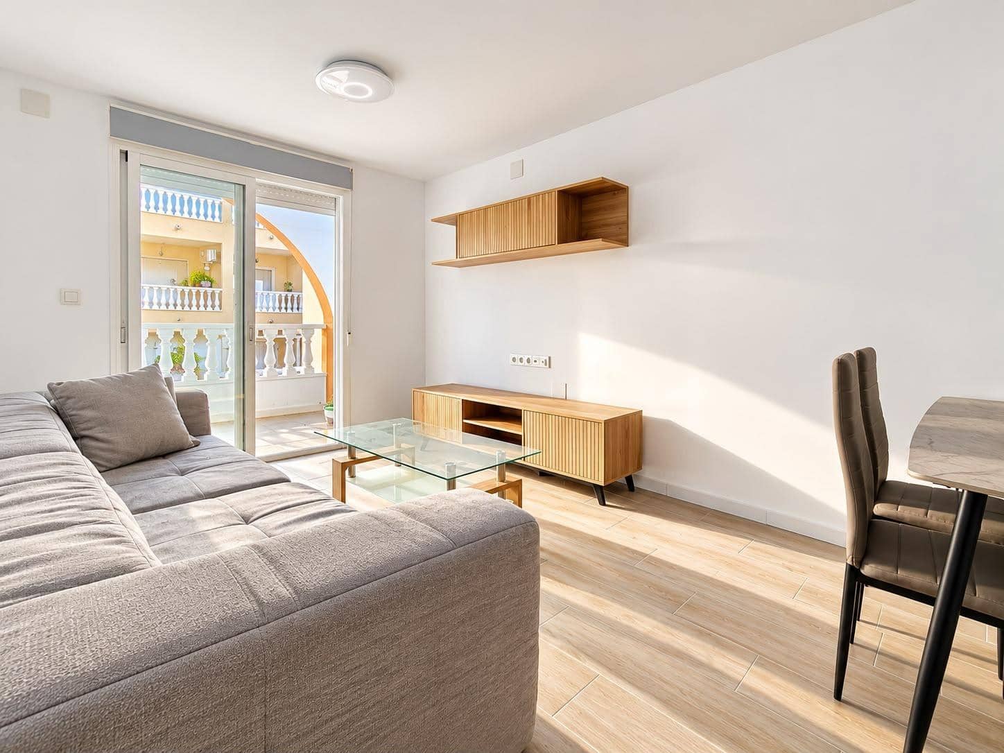 Apartment for sale in Parque de las Naciones, Torrevieja, Alicante photo 2