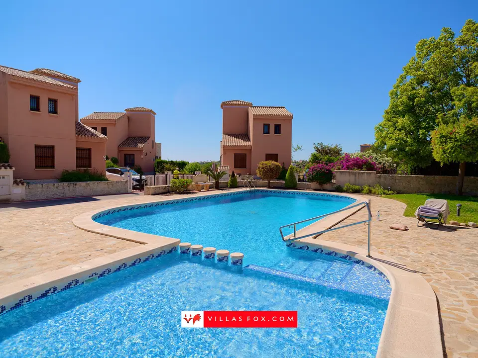 Villa in San Miguel De Salinas, Alicante province photo 2