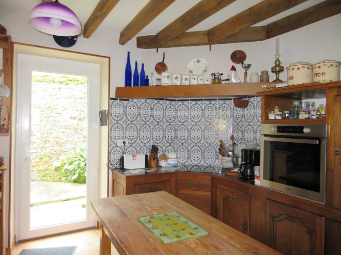 Very Spacious Family Home! photo 2