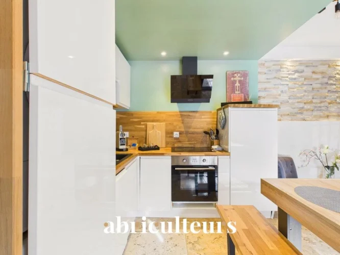 Grans (13450) - Renovated Village House T4 photo 4