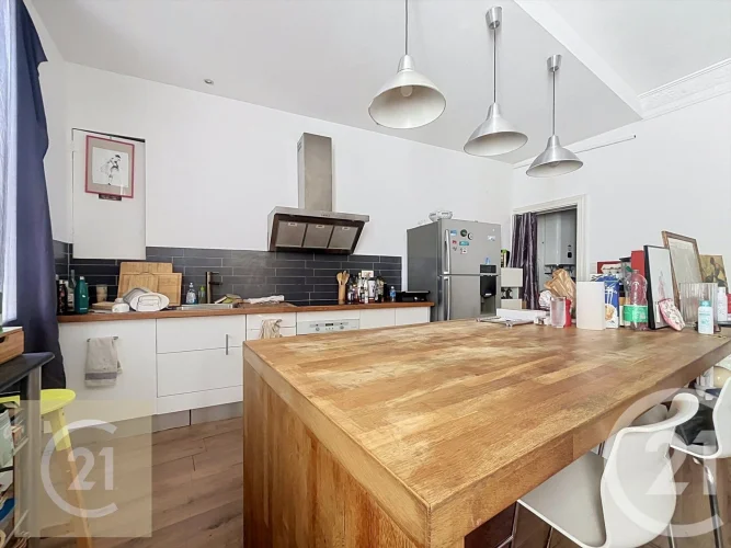 Located Near the Allées Paul Riquet and the Parc Des Poètes, this Quiet Apartment Sits on the photo 5