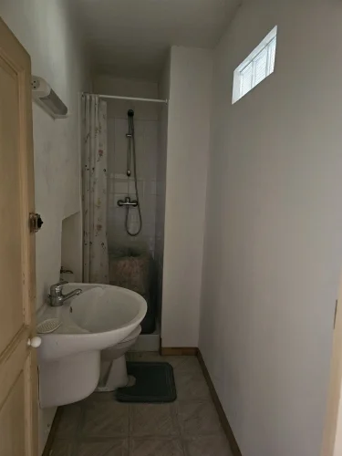 Townhouse of 63 M2 to Renovate with Garden photo 4