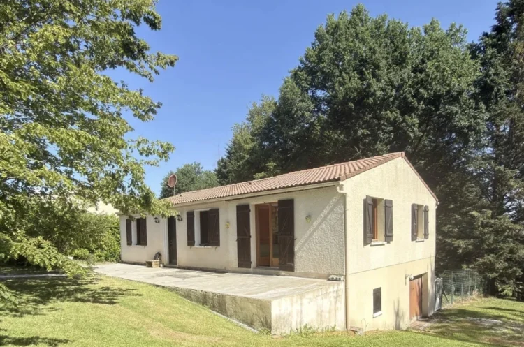 Peaceful Single Storey Home in a Charming Village with Lovely Views & Basement