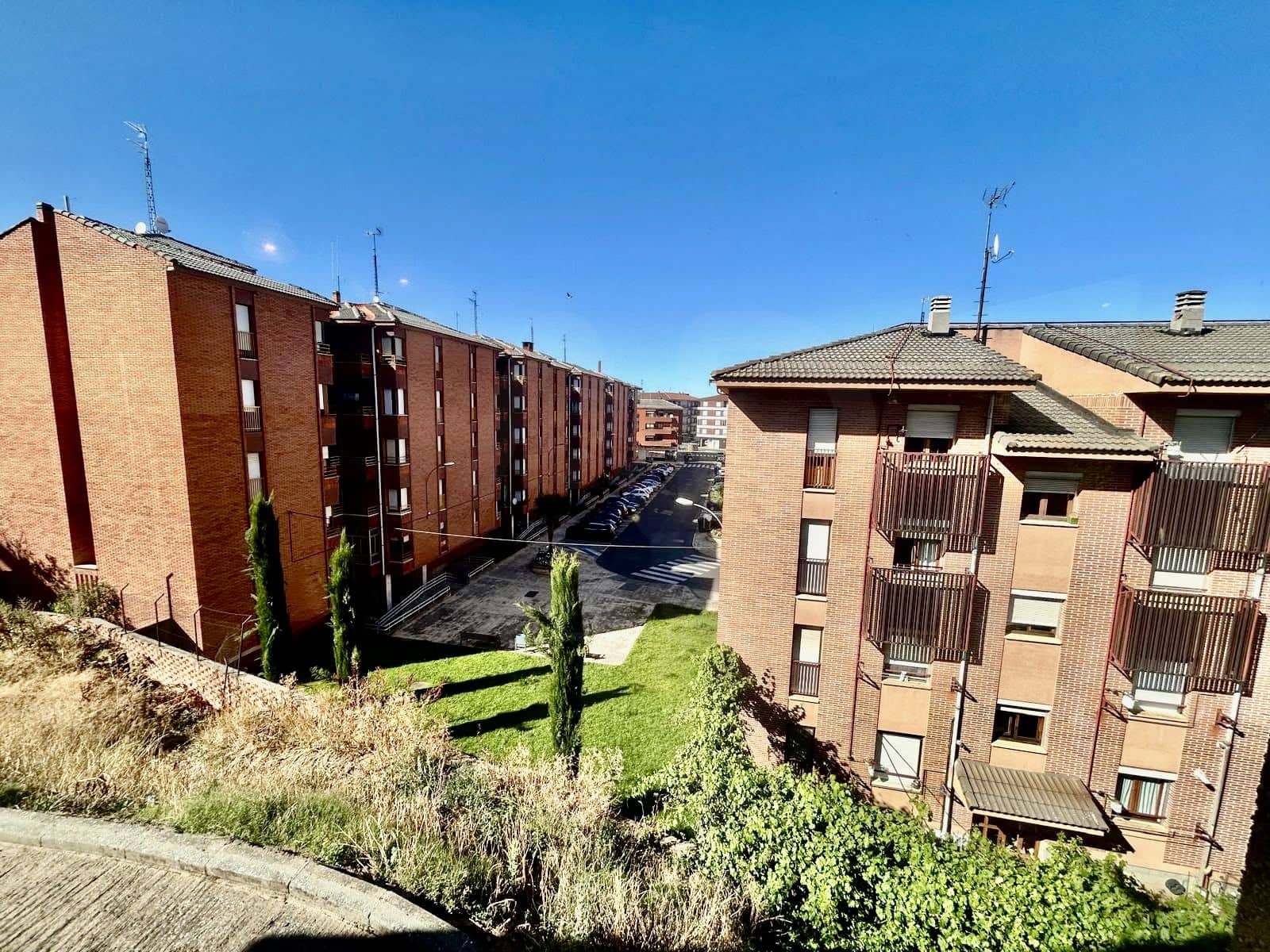 Townhouse for sale in La Bañeza, León