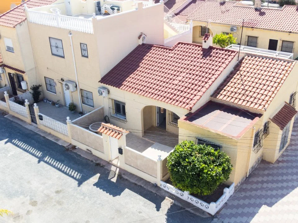 Town house in La Marina, Alicante province photo 2