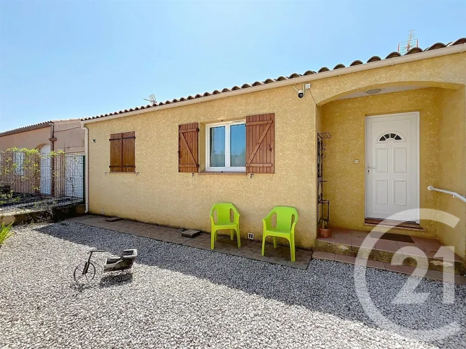 For Sale Saint Chinian: Rented House: in a Village with Authentic Charm, Discover this photo 4