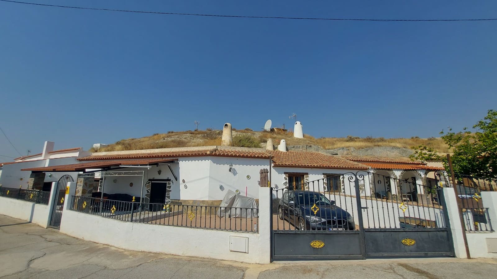 Cave House for sale in Los Olivos, Castilléjar, Granada