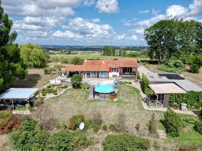 Charming Bungalow with Pool and Open Views photo 2
