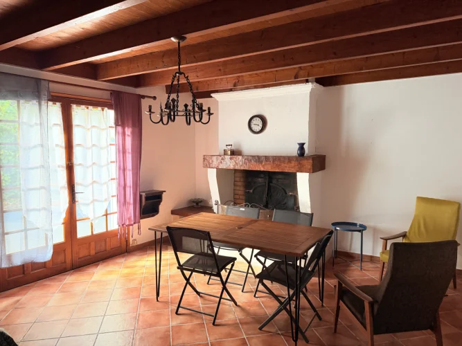 Three-Bedroom Village House with Garage and Garden – Near Chalais photo 4