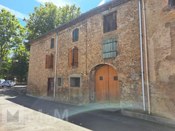 Large 18th-Century House to Renovate, Located on T photo 3