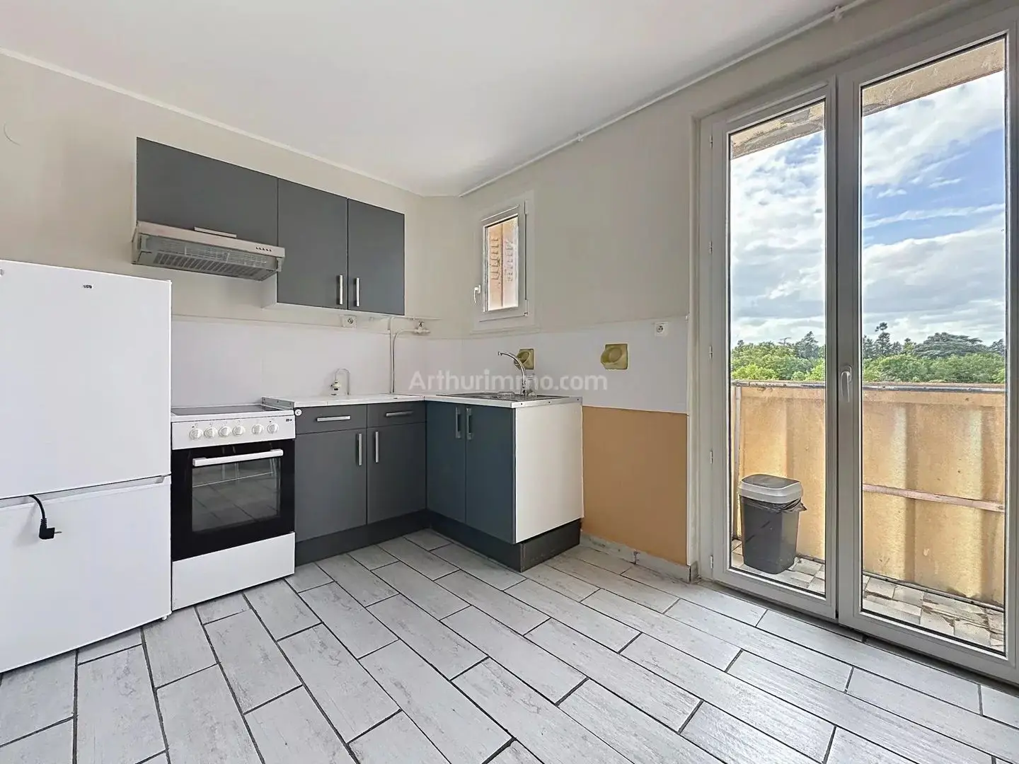 Apartment for sale in Roanne — 2 bedrooms, 72 m² photo 3