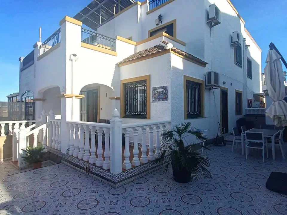 Terraced house in Los Altos, Alicante province