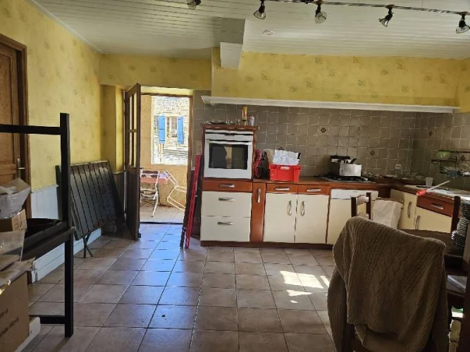 House Located in the Heart of the Beautiful Village of Saint-Avit-Sénieur, this Charming Stone Property Comprises a Hous… photo 2