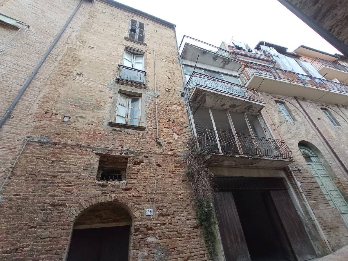 Property in Monsampolo Del Tronto