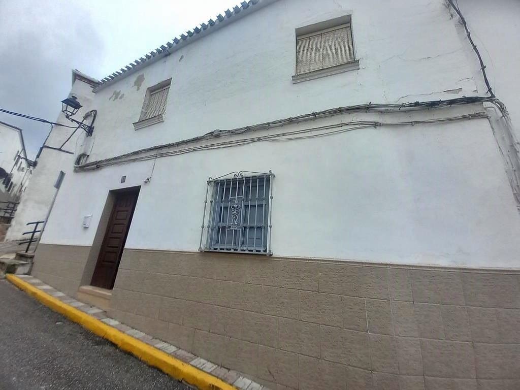 Townhouse for sale in Martos, Jaén photo 2