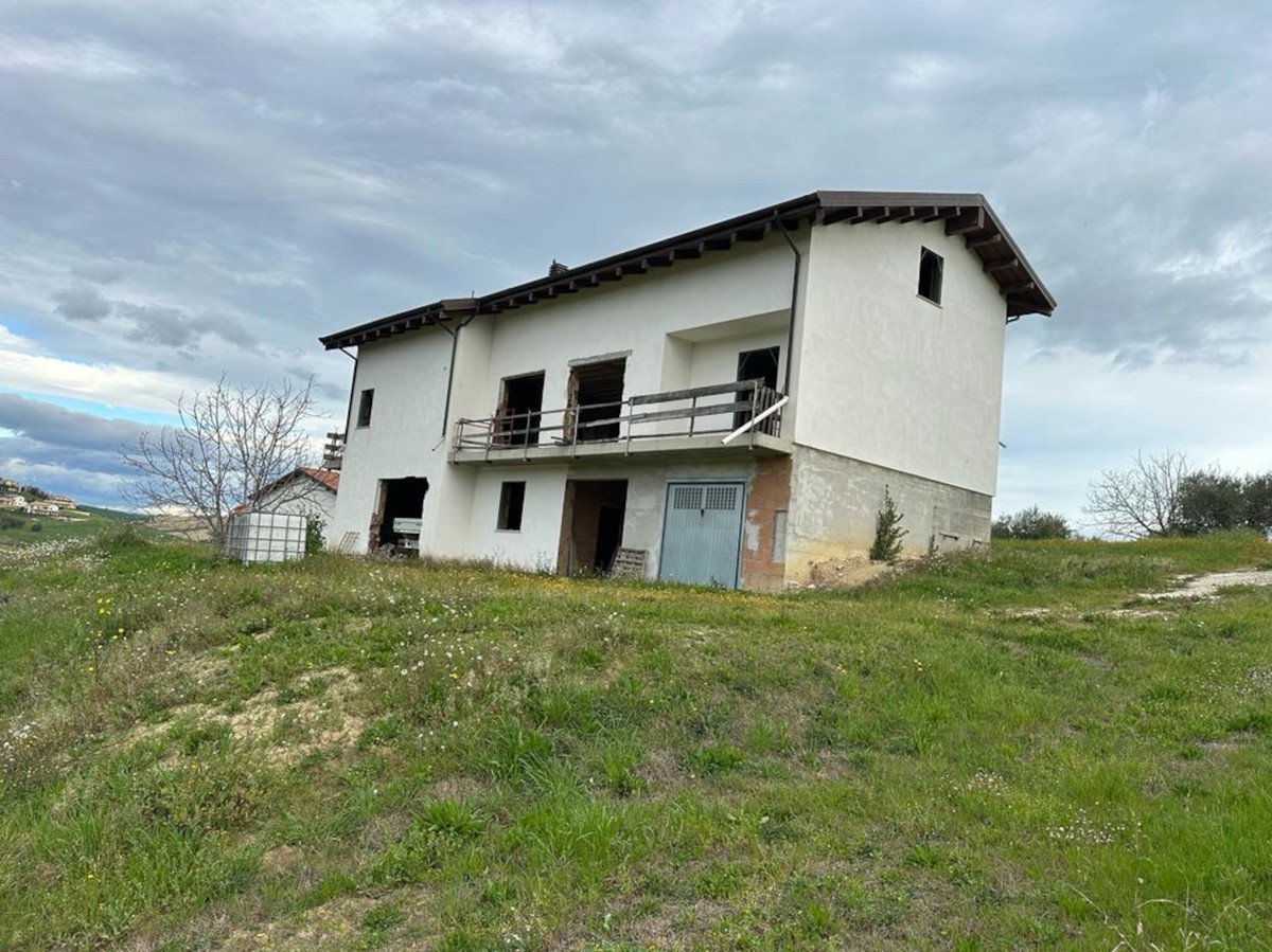 Property in Pineto photo 5