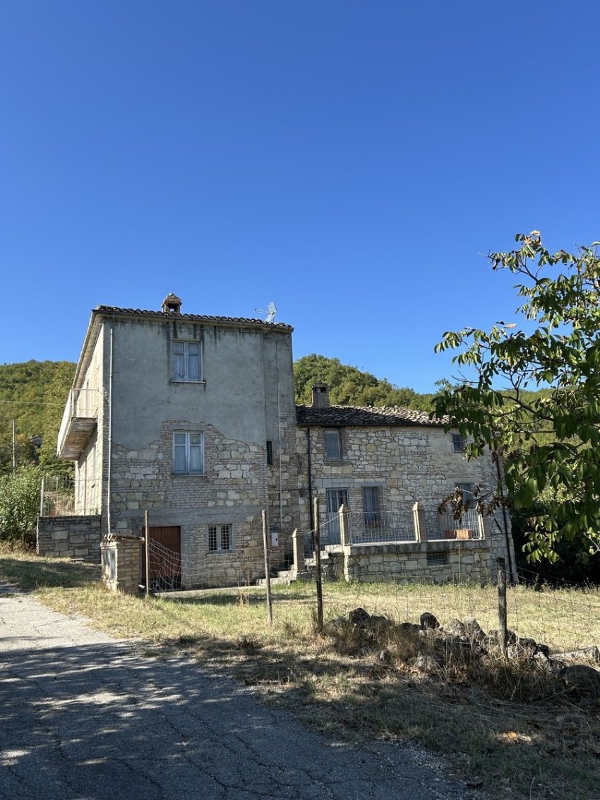 Property in Serramonacesca photo 5