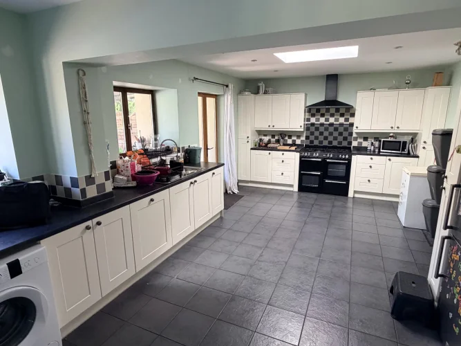 Detached Country House with 4 Bedrooms, 3 Bathrooms photo 4