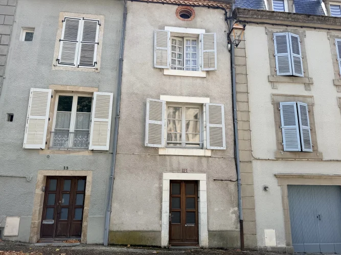 Great Townhouse with Unexpected Space and Rooms