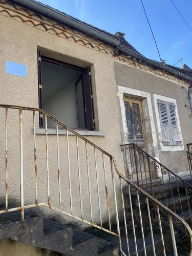 Exclusivity: Small Stone House Set to Renovate photo 5
