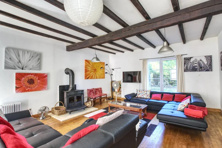 Lovely and Spacious 4-Bedroom Property, Large Garage and Workshop, Close to Ruffec photo 3