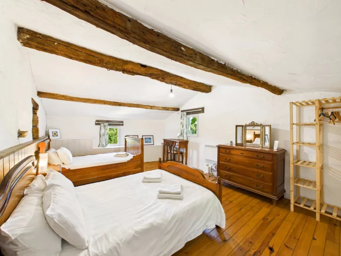 A Peaceful Haven Surrounded by Nature – Heated Pool, Privacy and Beautiful Countryside Views photo 4