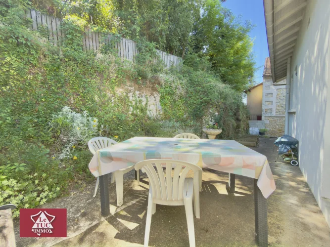 House with Large Garage, Terraces and Garden. photo 2