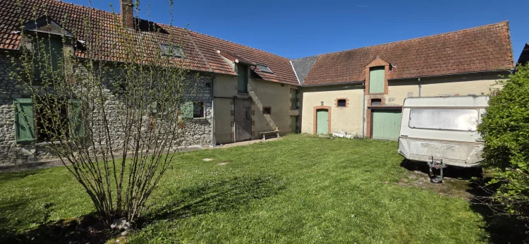 For Sale 10 Minutes from Beaumont du Gatinais Stone House