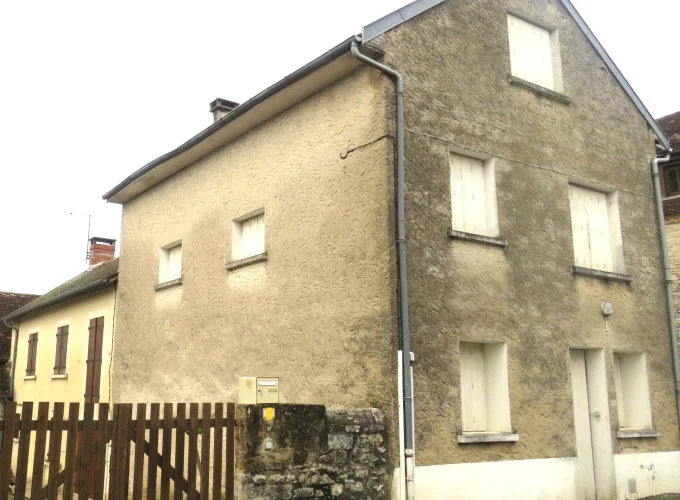 House (in Stone) with a Private Courtyard and a Barn (in Sto