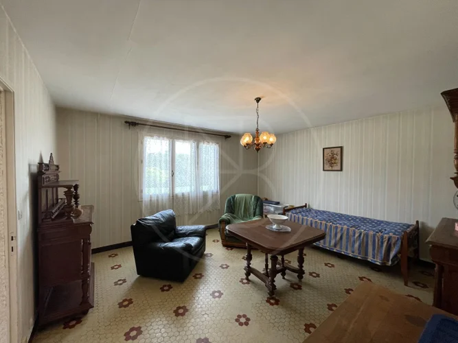 Former Farmhouse and Family Home on Vver 7 Hectares photo 3