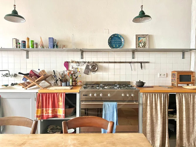 Beautiful Partly-Restored Townhouse photo 4