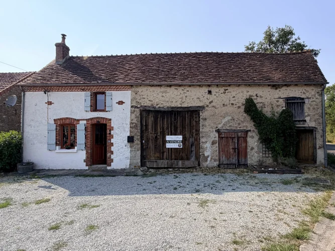 Charming Detached Two Bedroom Village House with Large Barn