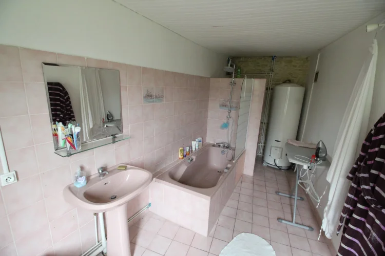 Three Bedroom Detached Property with 2 Hectares photo 5