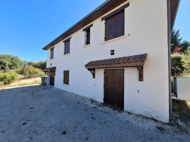 Pleasant, Well-Maintained House on Approximately 3000 m² of Land photo 3