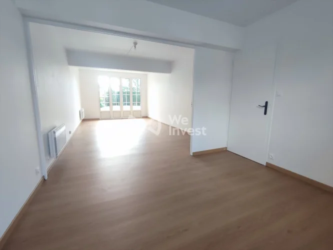 House with 4 Bedrooms photo 3