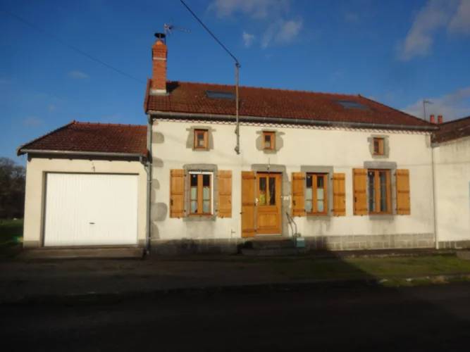 4-Bedroom House with Garage, no Garden