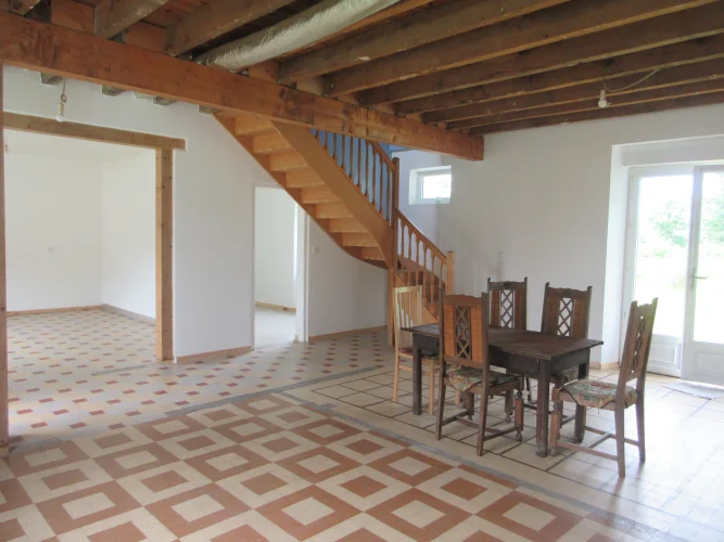 Super Bright Hamlet House with Adjoining Barn! photo 4