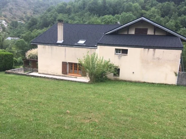 Detached House with Appartment and Land photo 2