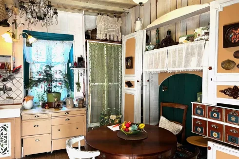 Small, Habitable Pyrenean House photo 4