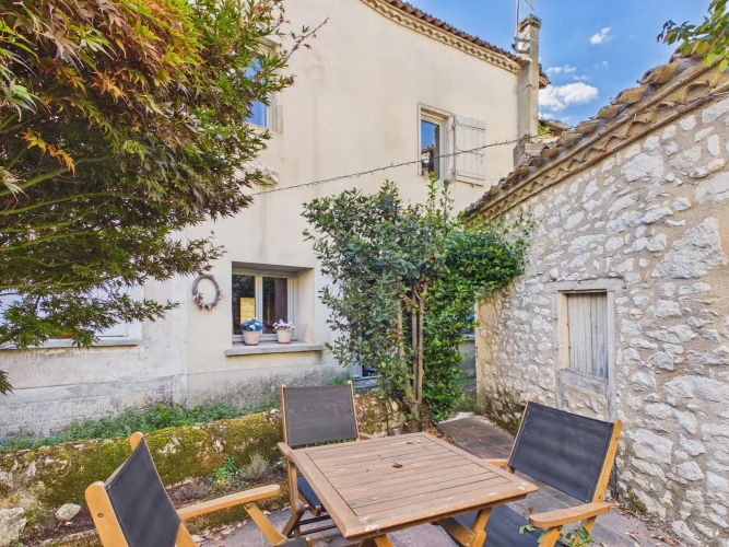 Beautifully Presented 3-Bedroom Medieval Home with Rare, Private Terrace in the Heart of Issigeac